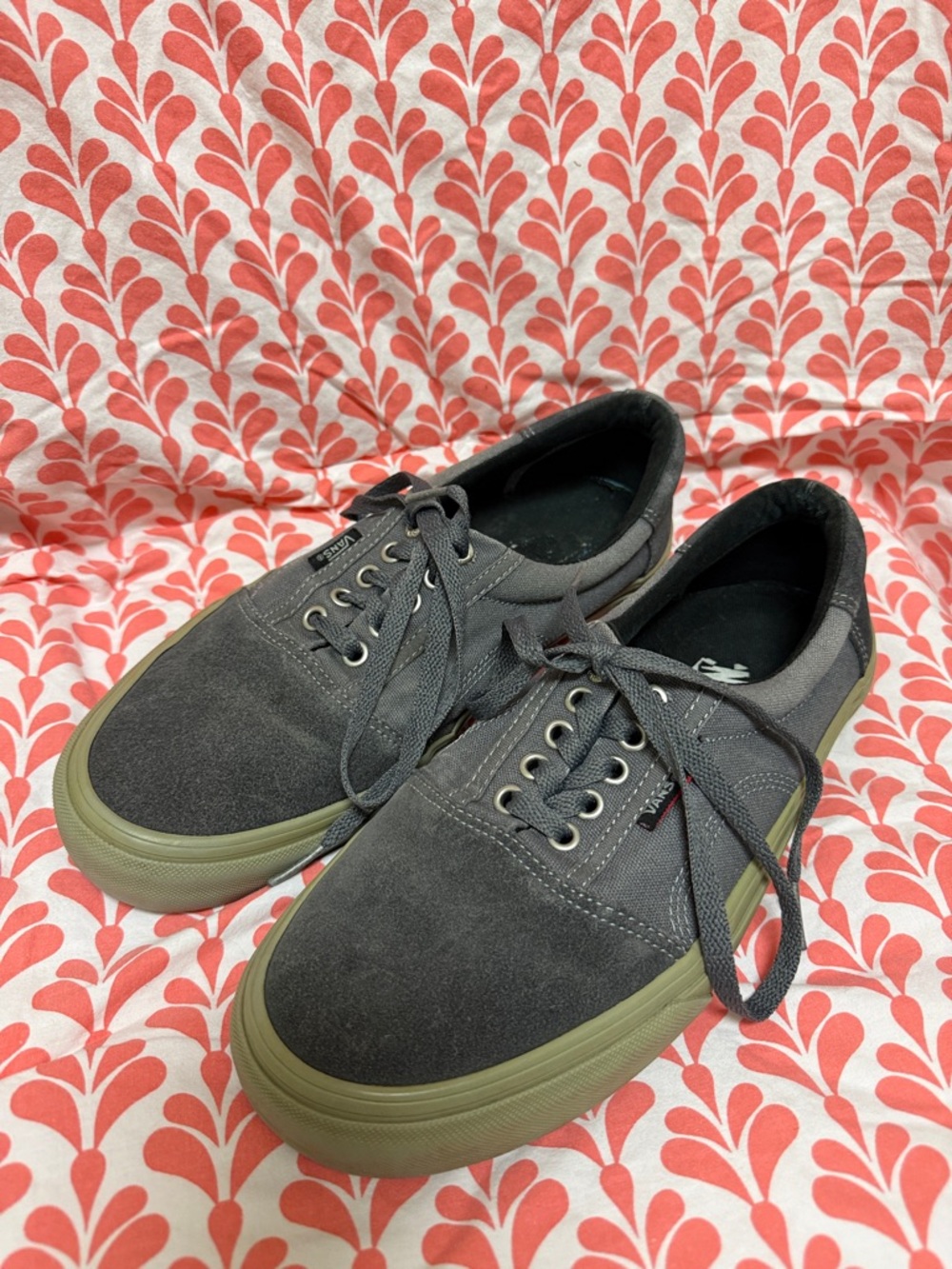 VANS Pro Shoes Men’s Gray Suede and  Canvas Sneakers 9.5